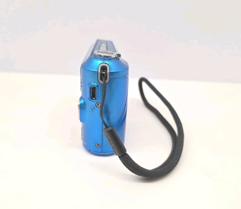 Kodak c143 Digital Cameras Blue New Body Only