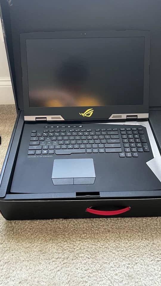 ASUS ROG Strix G703GX Computers