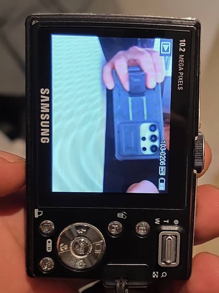 Samsung l200 Digital Cameras Red New Body Only