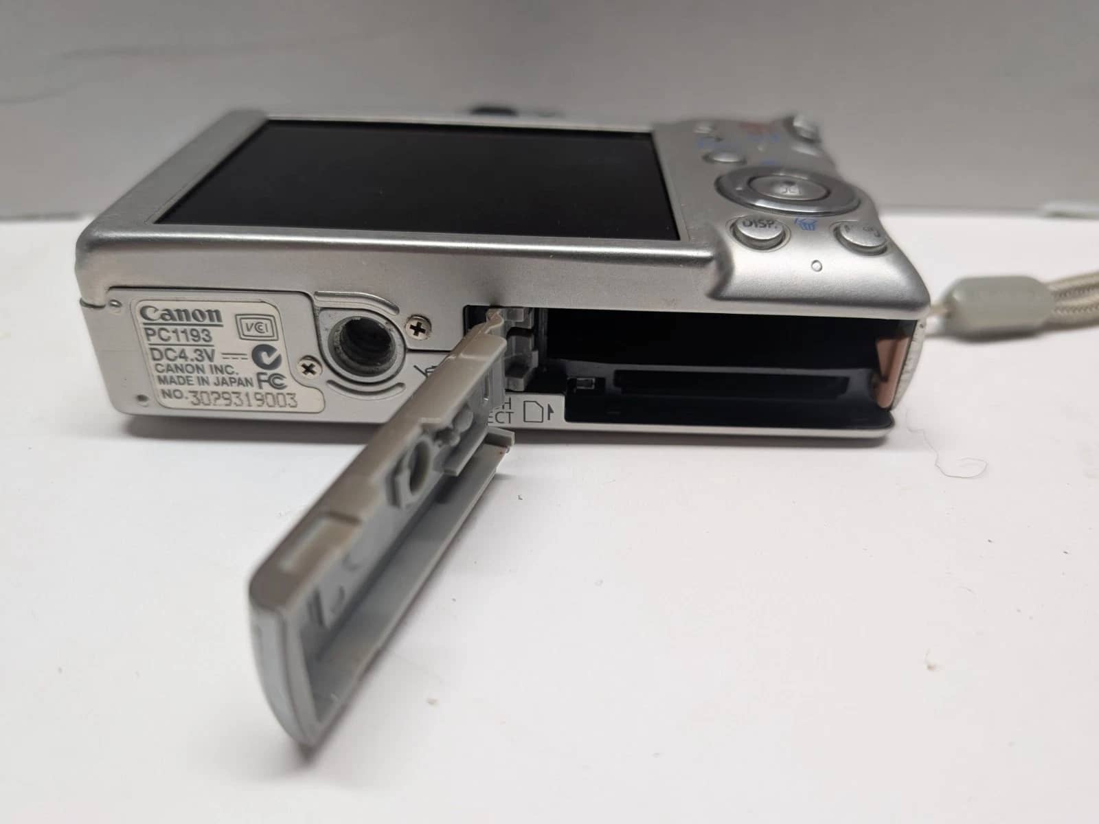 Canon PowerShot SD600 Digital Cameras Silver Open-Box Excellent Body Only