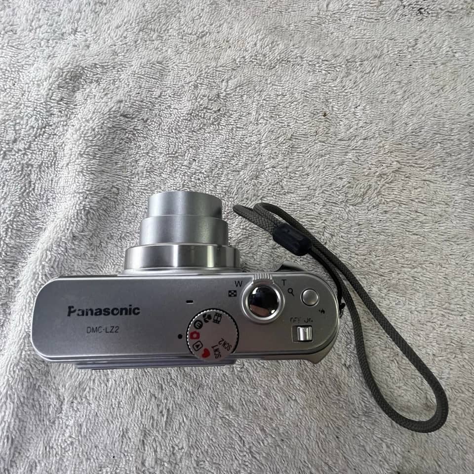 Panasonic DiMAGE Z2 Digital Cameras