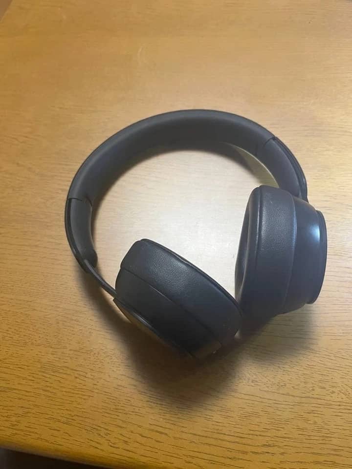 Beats Solo Pro Headphones & Earbuds 