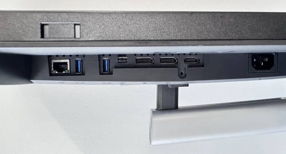 Dell P2722HE Monitors