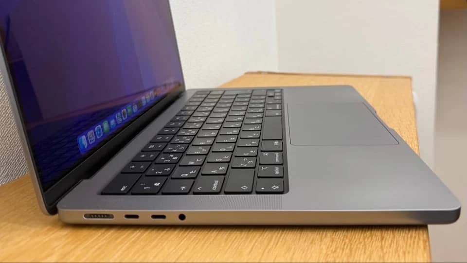Apple MacBook Pro 14-inch M1 Pro Computers 512GB 16GB Refurbished - Excellent