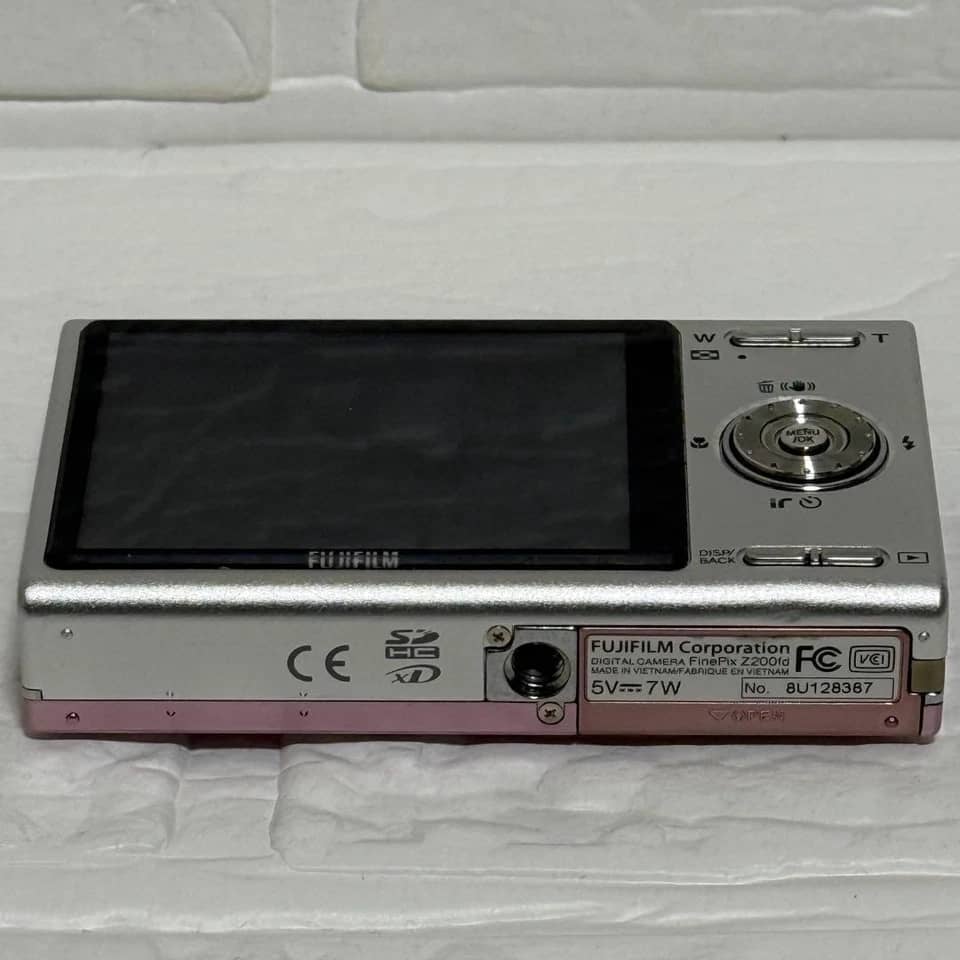 Fujifilm FinePix Z200fd Digital Cameras pink New Body Only