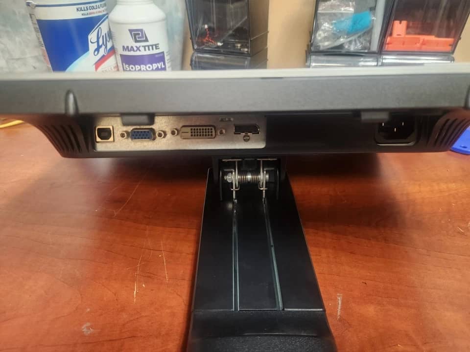 HP E190i Monitors