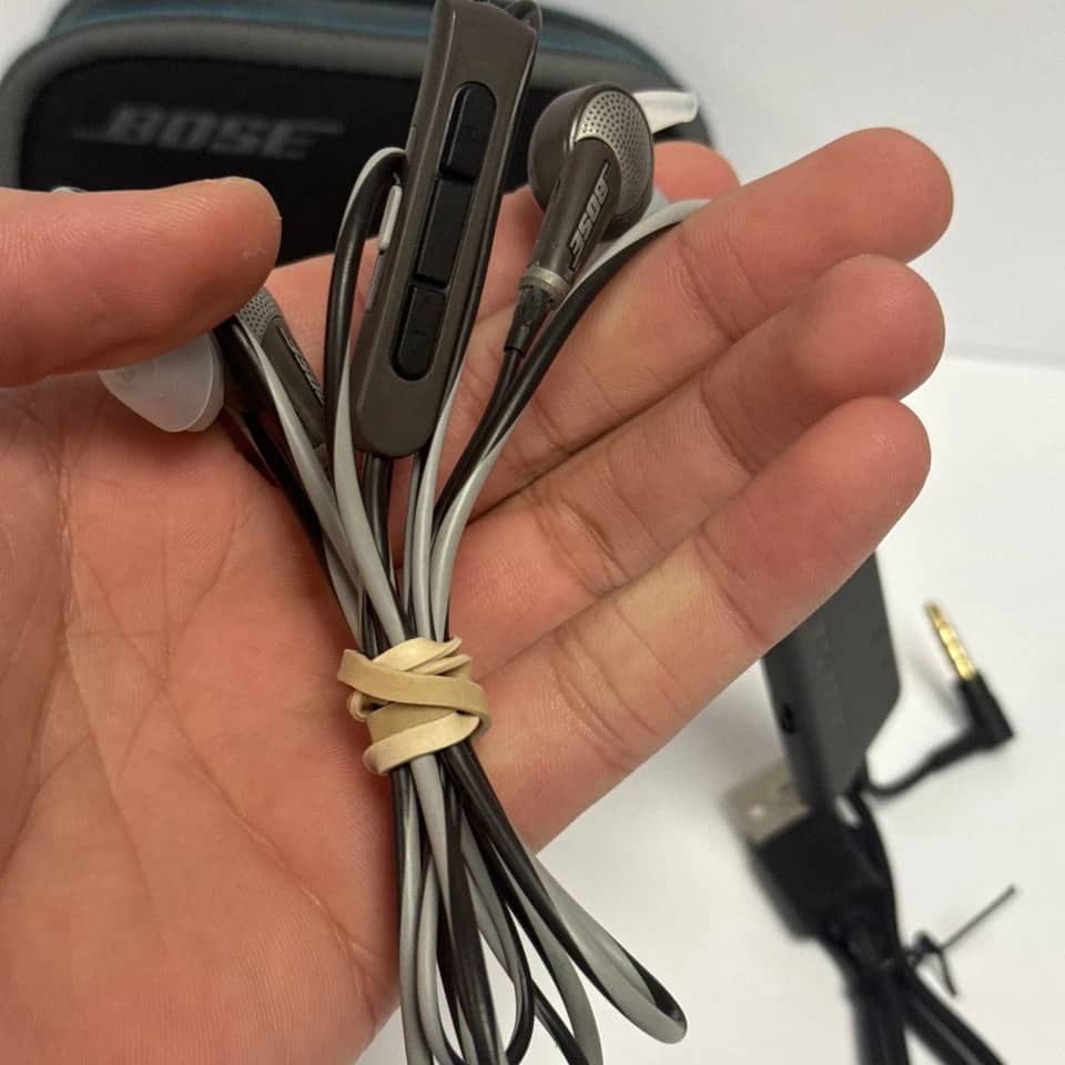 Bose QuietComfort 20 Headphones & Earbuds 