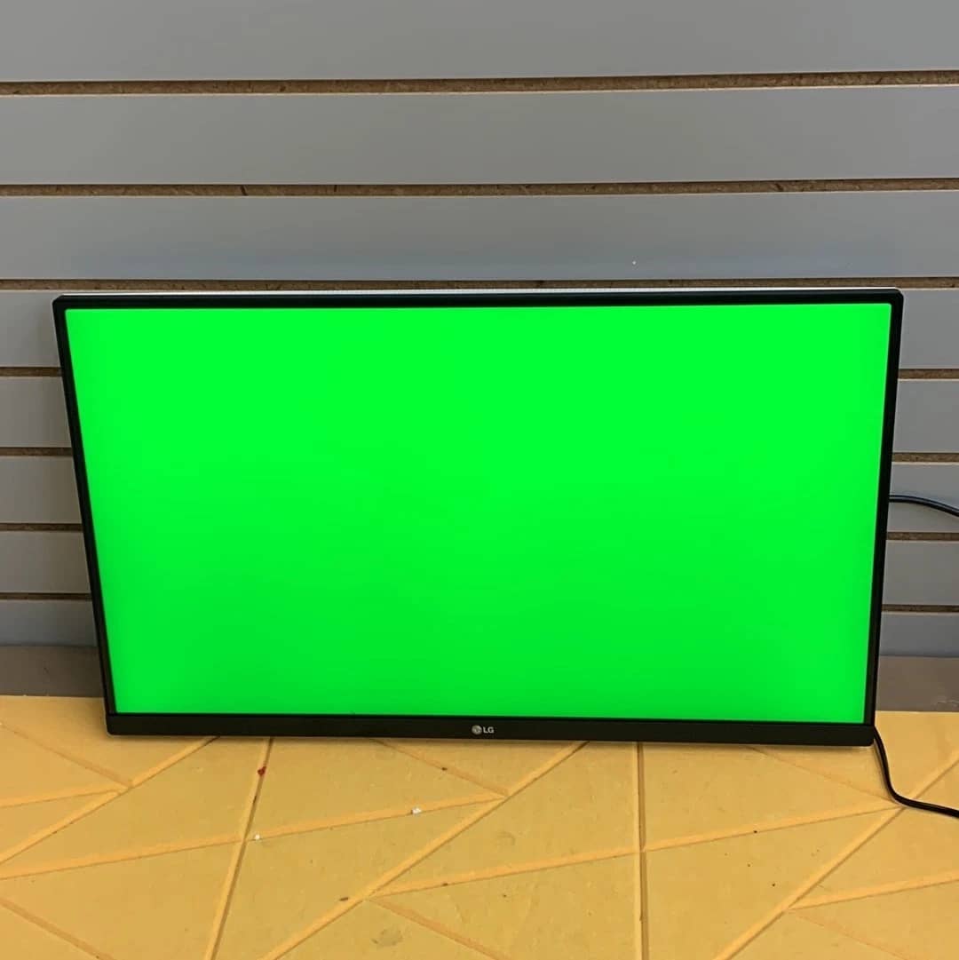 LG 27US500-W Monitors New