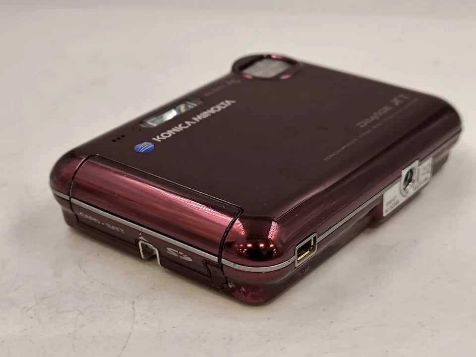 Minolta DiMAGE X Digital Cameras