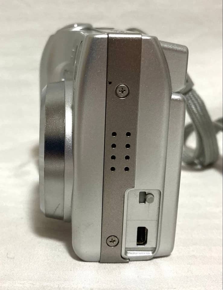 Nikon COOLPIX 7600 Digital Cameras Silver New Body Only