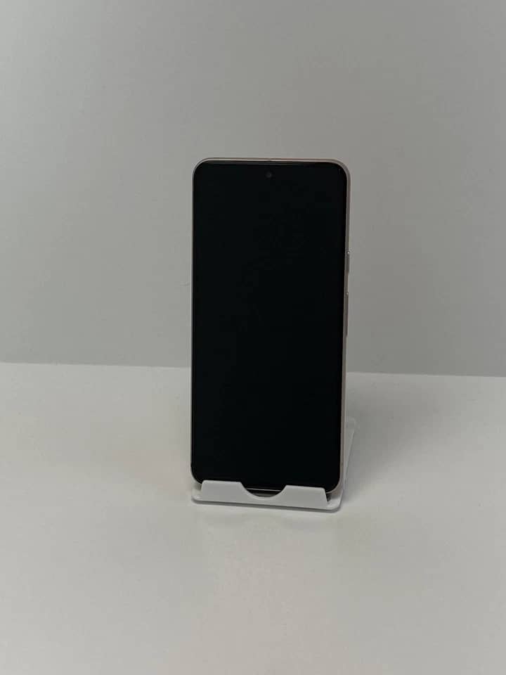 Google Pixel 8 Cell Phones