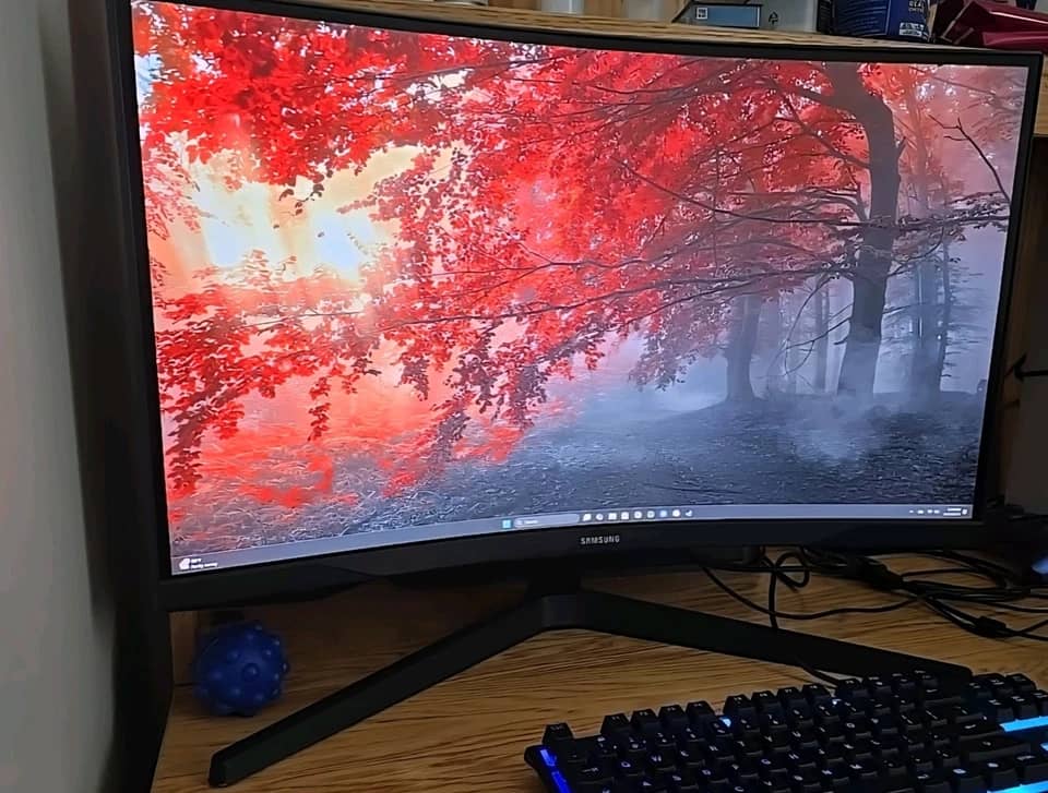 Samsung LC27G54TQW Monitors