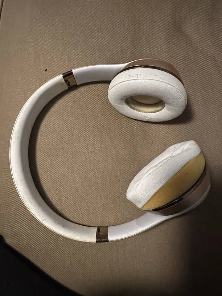 Beats Solo 2 Wireless Headphones & Earbuds 