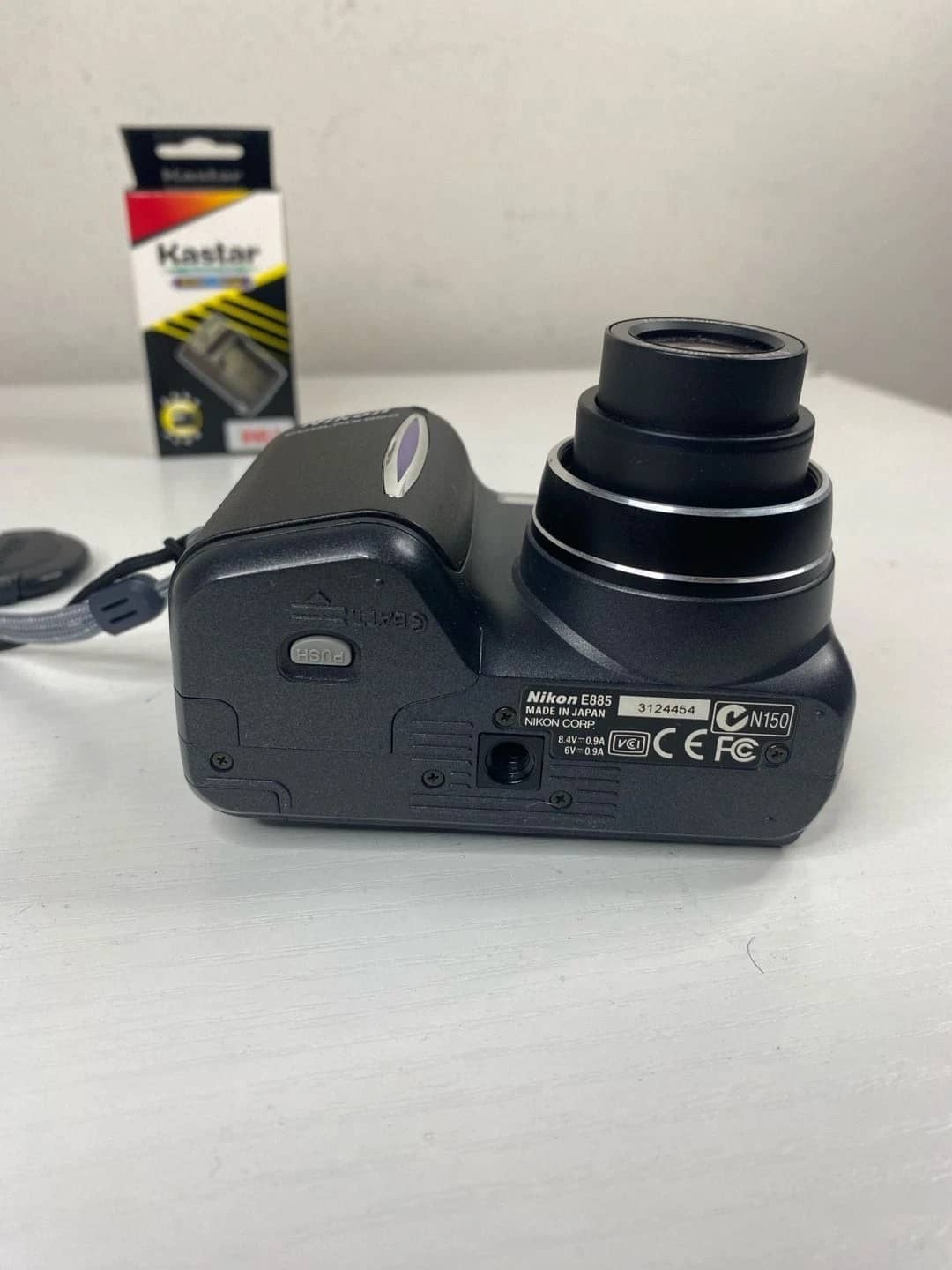 Nikon COOLPIX 885 Digital Cameras White New Body Only