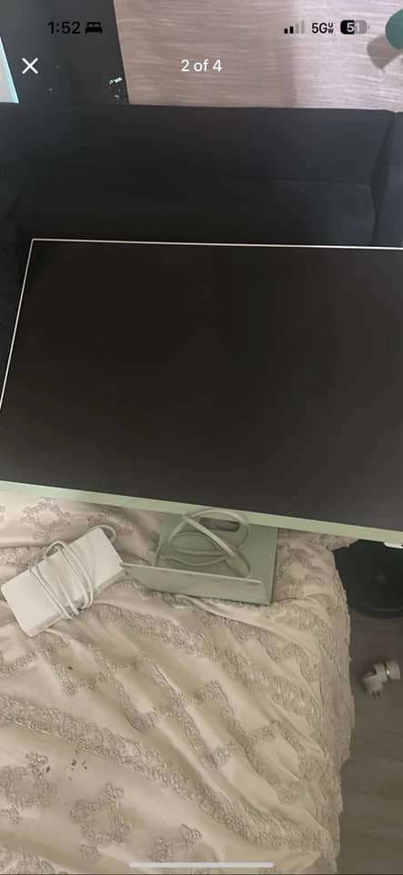 Samsung M8 Monitors