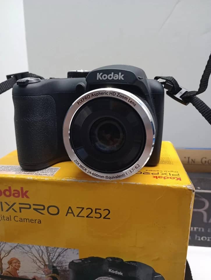 Kodak AZ252 Digital Cameras Black Refurbished - Excellent