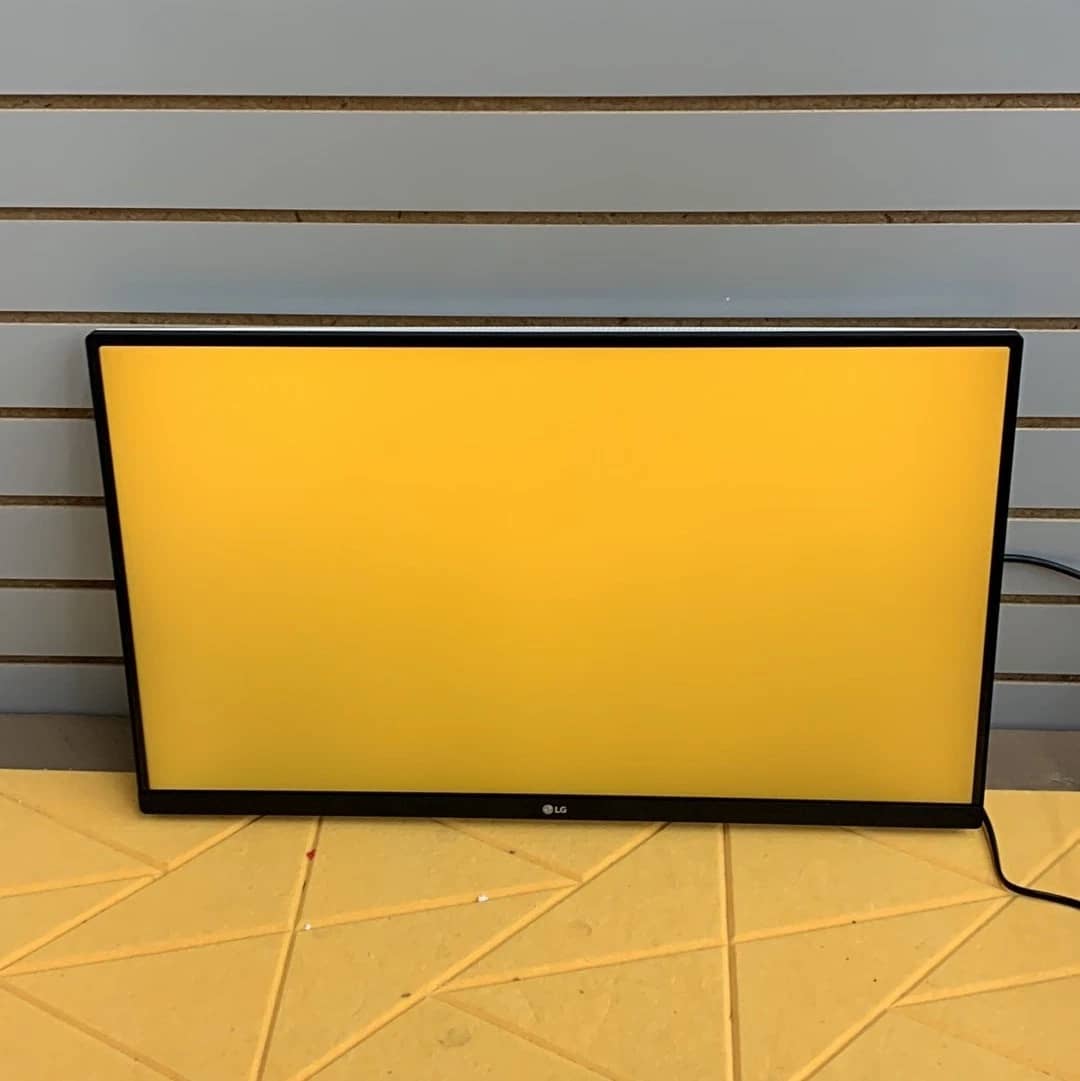 LG 27US500-W Monitors New