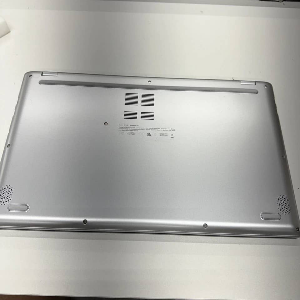 ASUS Vivobook 17 Computers