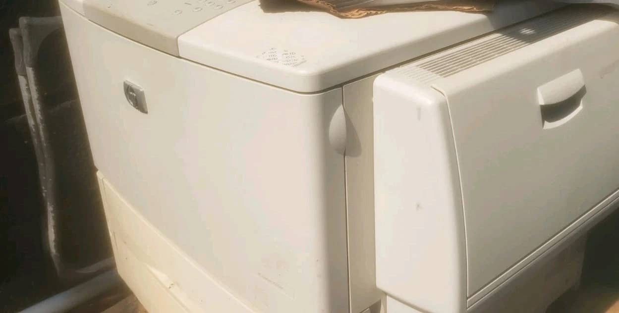 HP LaserJet 9050dn Printers Refurbished - Excellent