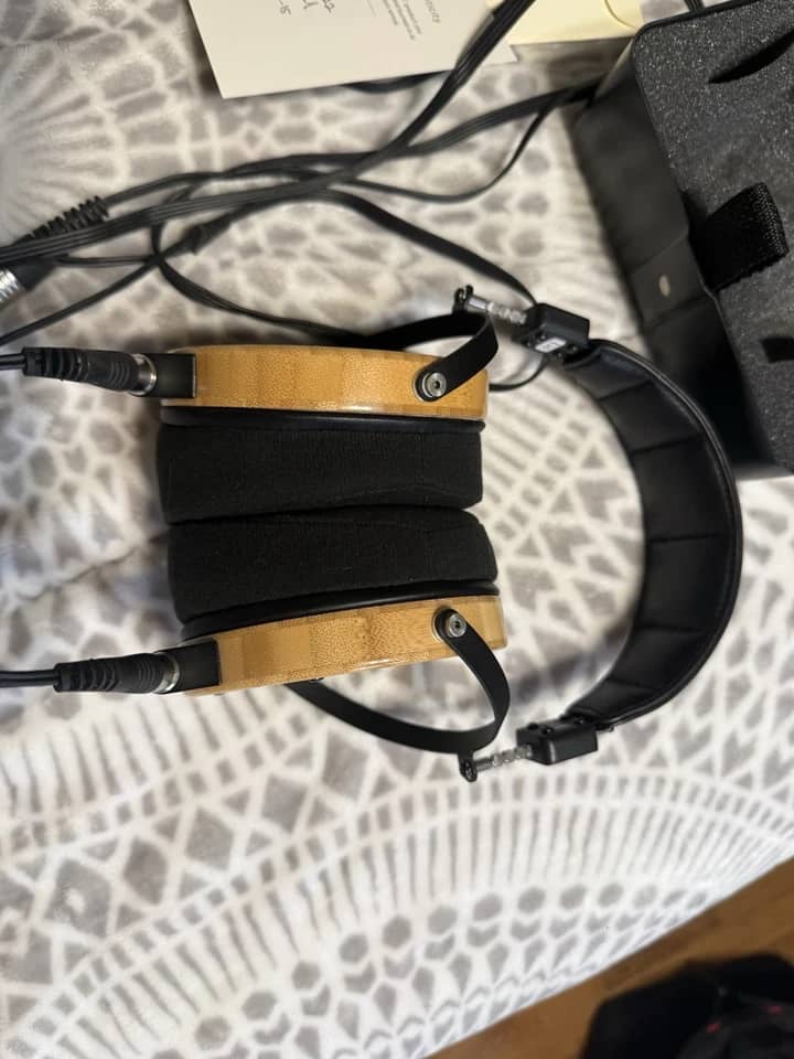 Audeze Audeze LCD-2 Headphones & Earbuds 