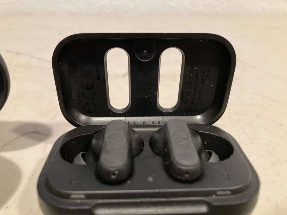 Skullcandy JLab GO Air POP Headphones & Earbuds 