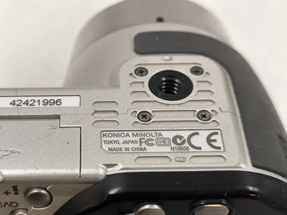 Minolta DiMAGE Z5 Digital Cameras