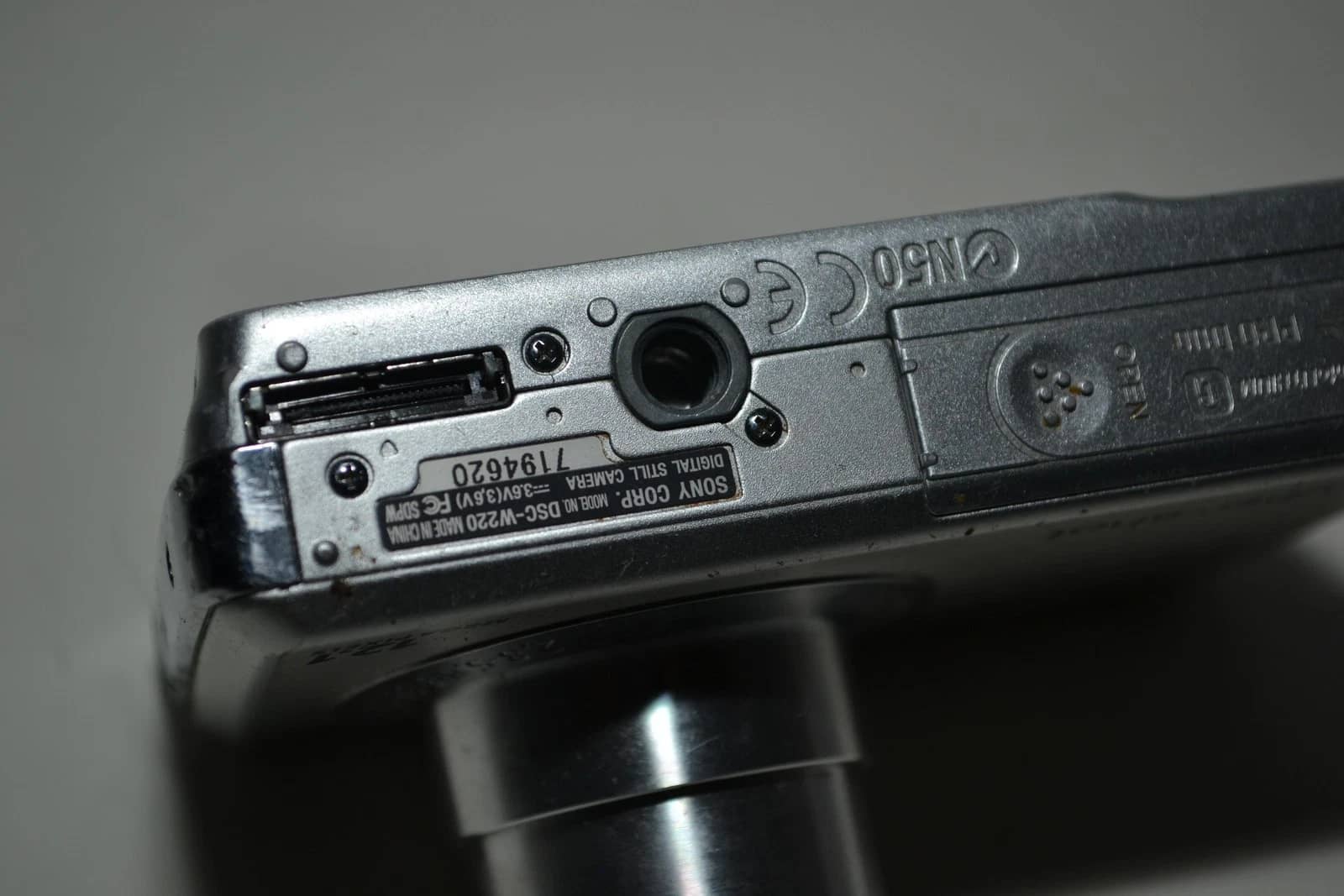 Sony Cyber-shot DSC-WX220 Digital Cameras Black New Body Only
