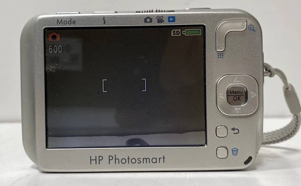 HP r837 Digital Cameras Silver New Body Only