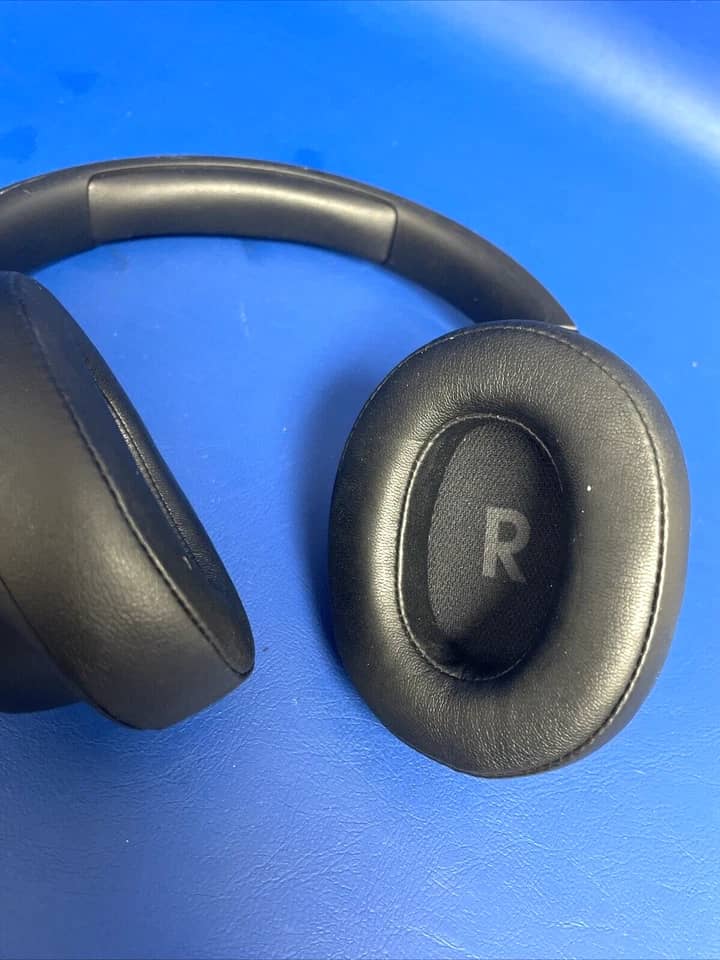 JBL JBLLIVE670NCBLKAM Headphones & Earbuds 