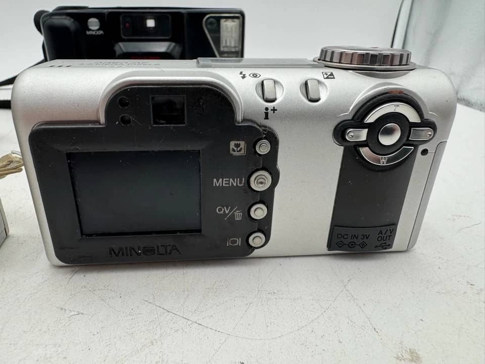 Nikon COOLPIX S220 Digital Cameras Purple New Body Only