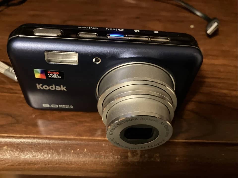 Kodak EasyShare V803 Digital Cameras Blue Used - Very Good Body Only