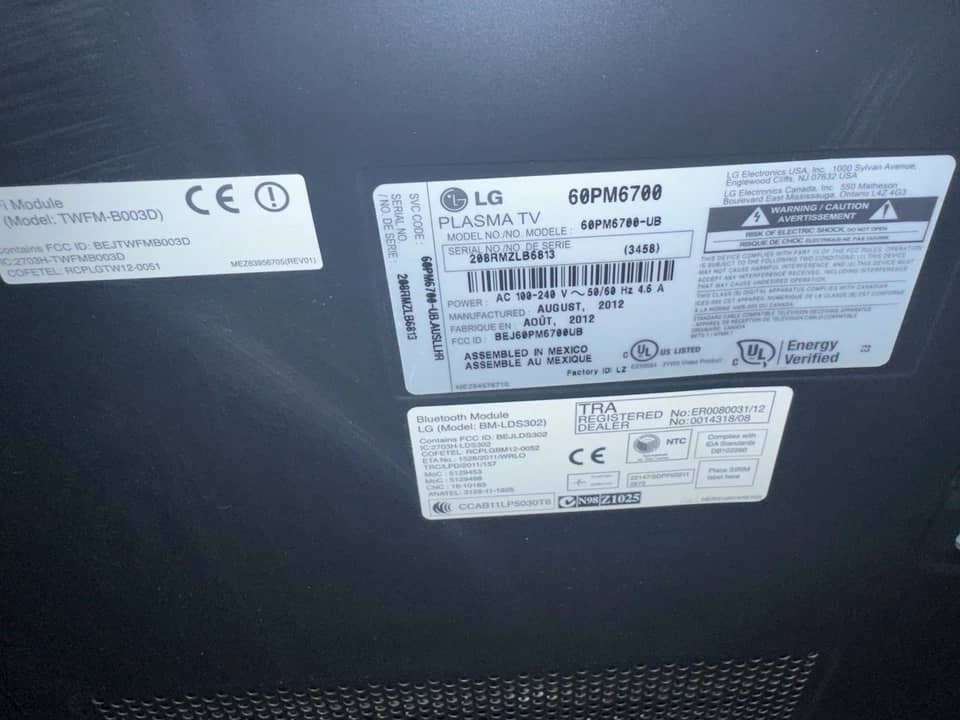 LG UR8000AUA TVs