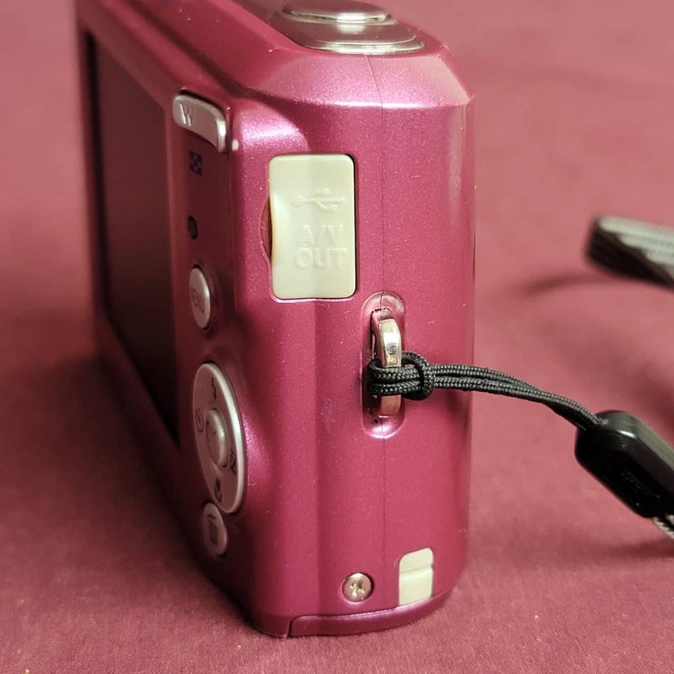 Nikon COOLPIX L19 Digital Cameras Silver Used - Good Body Only