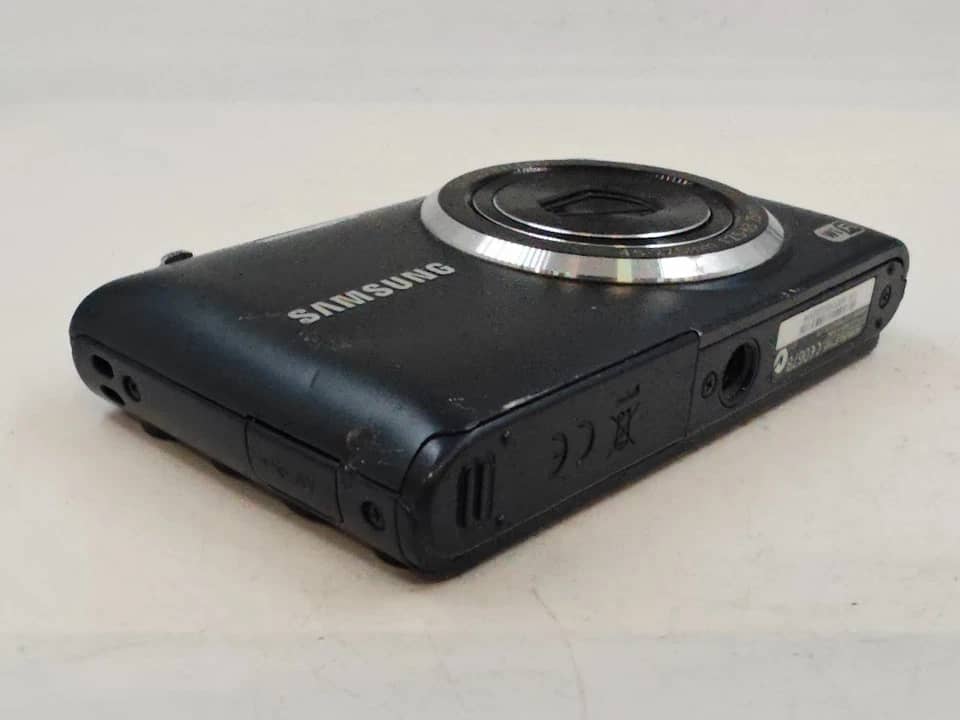 Samsung ST150F Digital Cameras White New Body Only