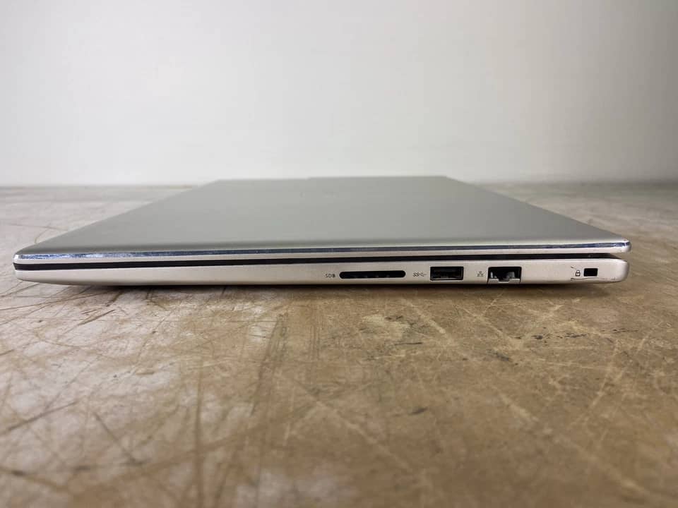 Dell Inspiron 7580 Computers 256GB 8GB Used - Good