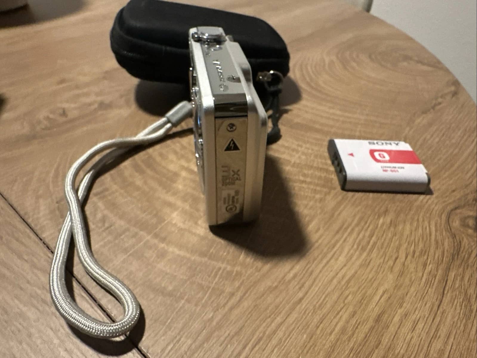 Sony Cyber-shot DSC-W50 Digital Cameras Silver New Body Only
