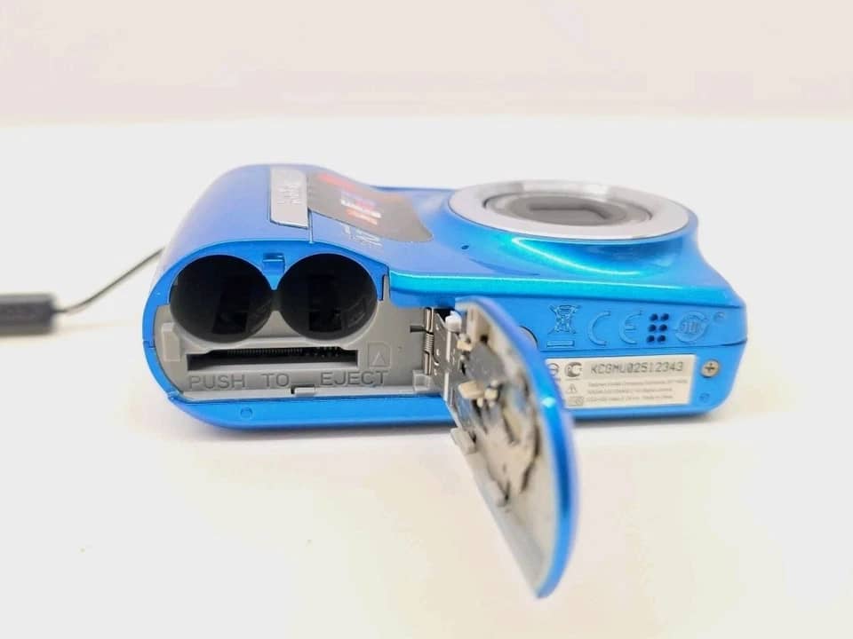Kodak c143 Digital Cameras Blue New Body Only