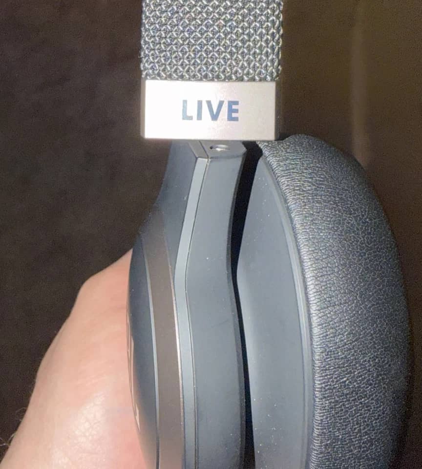 JBL Live 650BTNC Headphones & Earbuds 