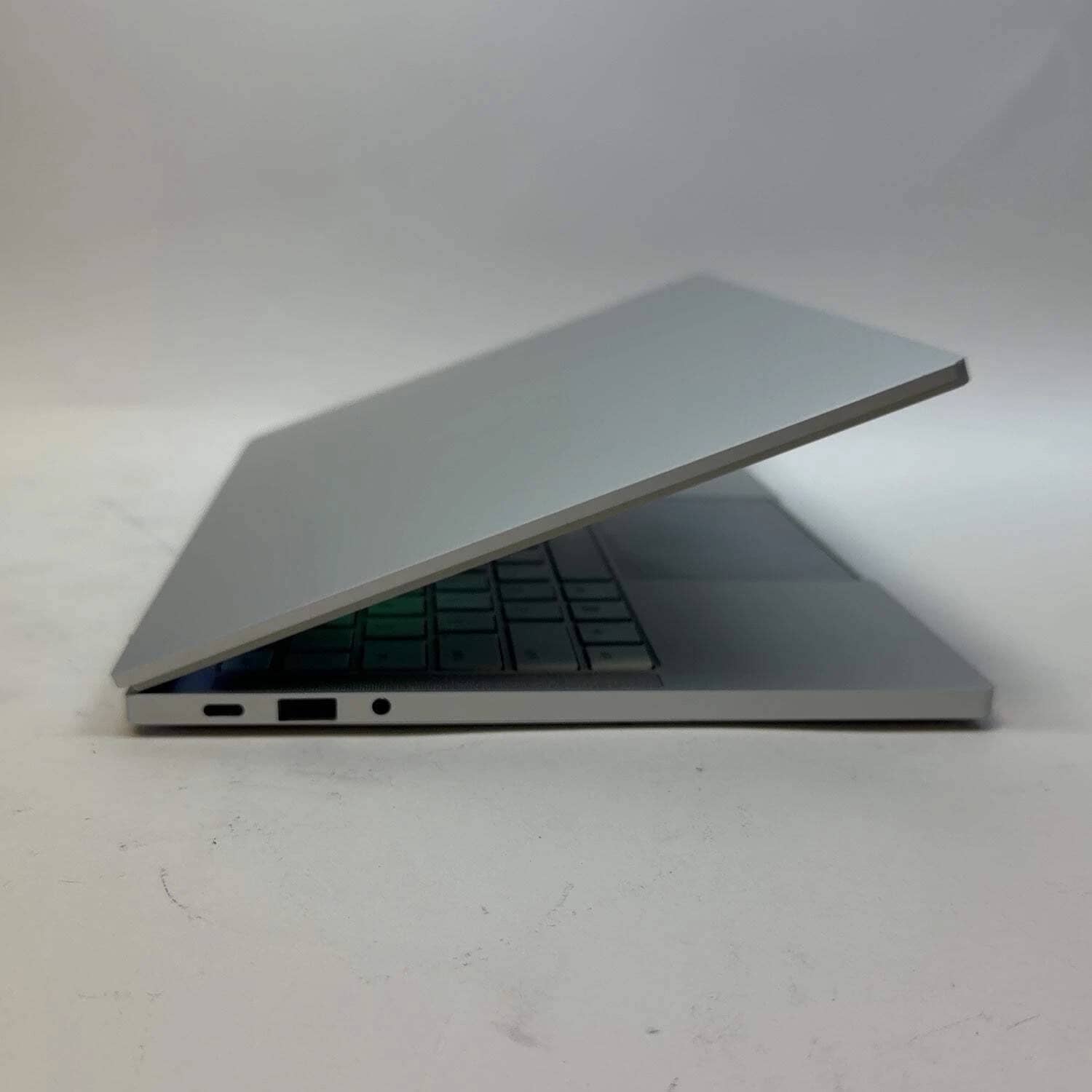 Razer Book 13 Computers Used - Very Good