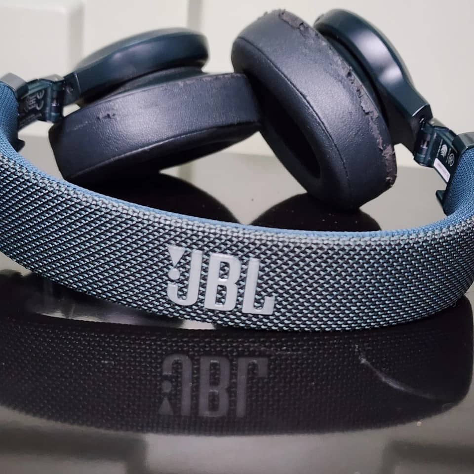 JBL Live 500BT Headphones & Earbuds 