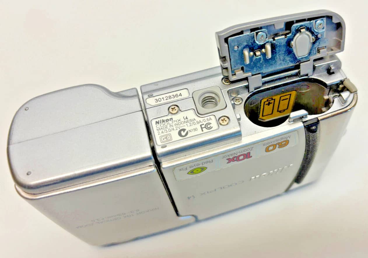 Nikon COOLPIX S4 Digital Cameras Silver Used - Good Body Only
