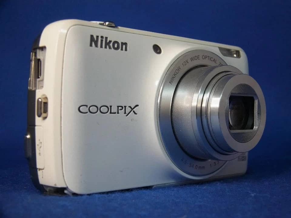 Nikon COOLPIX S810c Digital Cameras White New Body Only