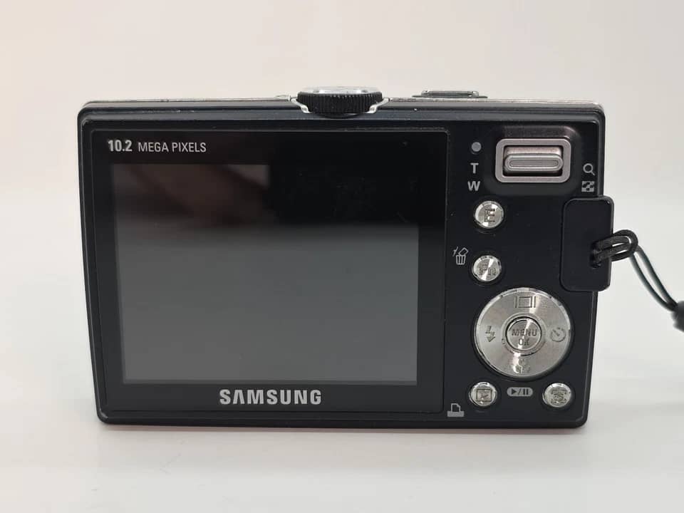 Samsung l200 Digital Cameras Red New Body Only