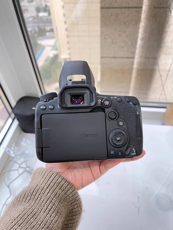 Canon EOS 90D Digital Cameras