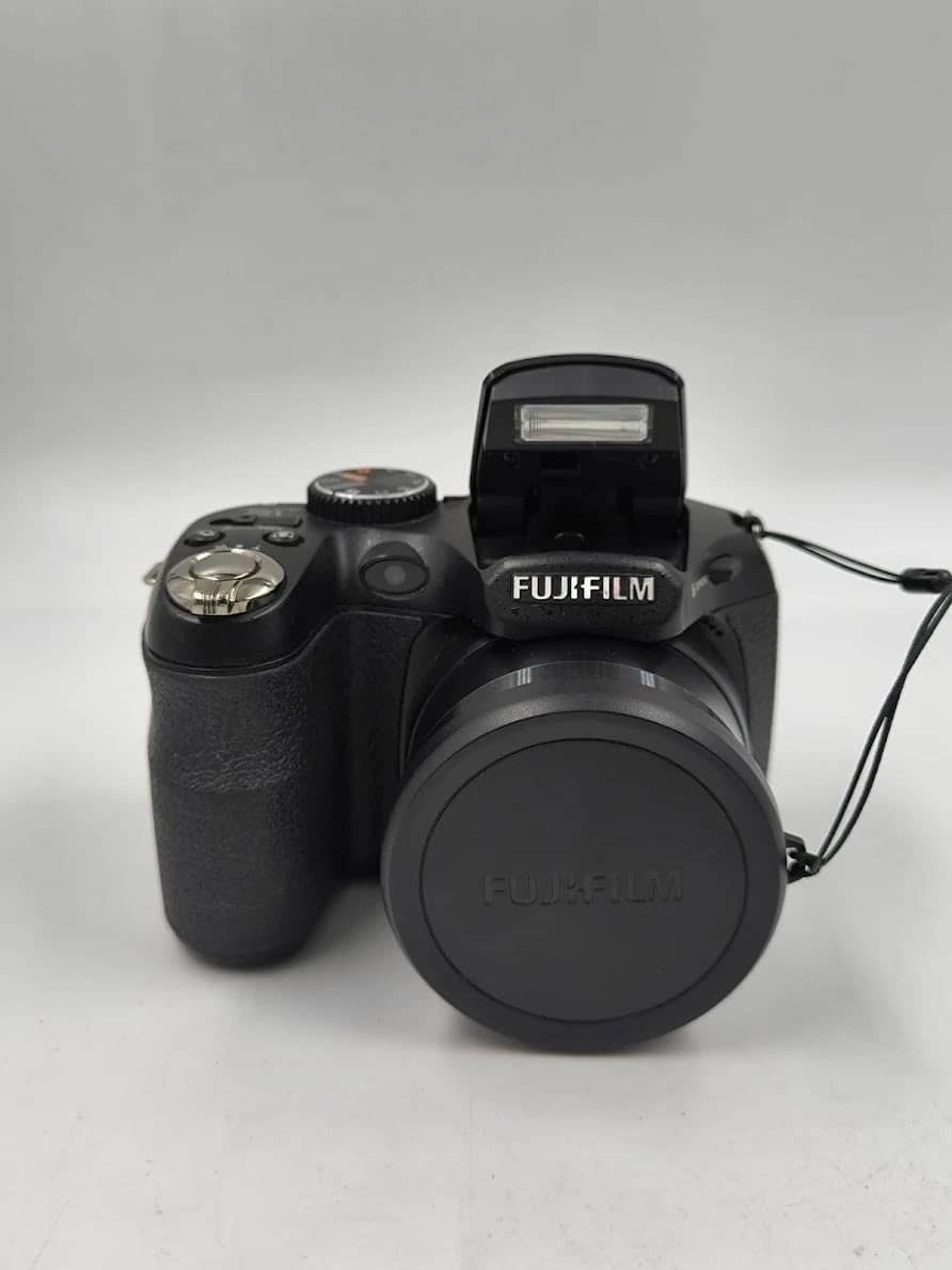 Fujifilm FinePix s1800 Digital Cameras Black New Body Only