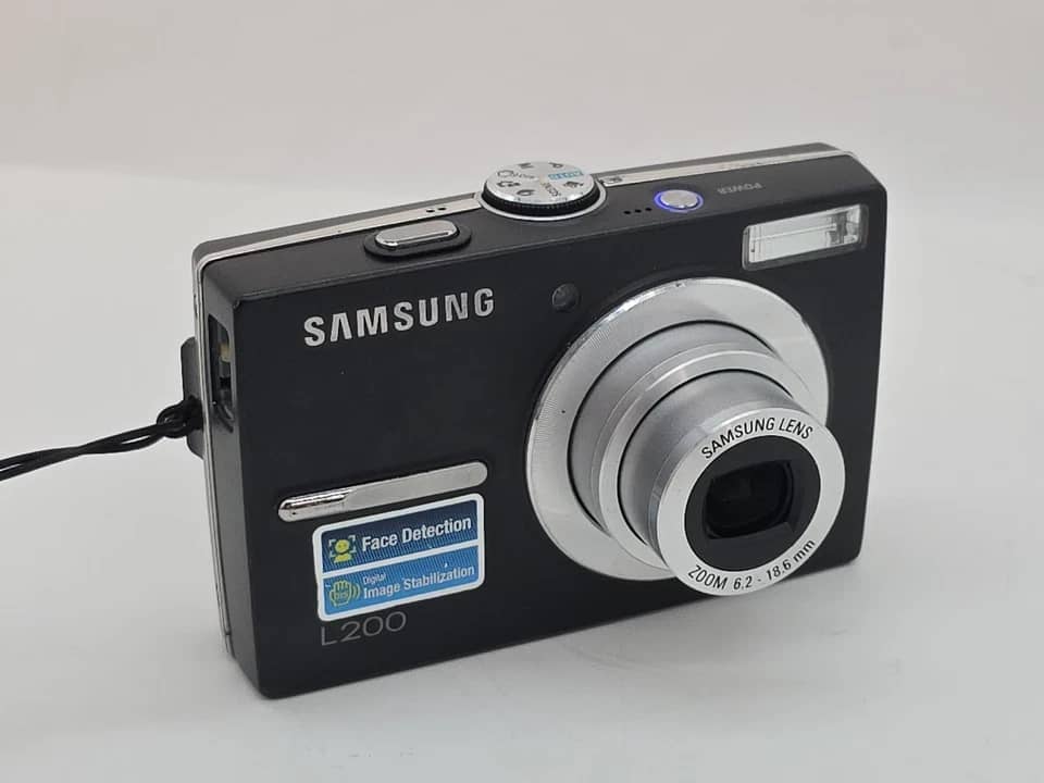 Samsung l200 Digital Cameras Red New Body Only