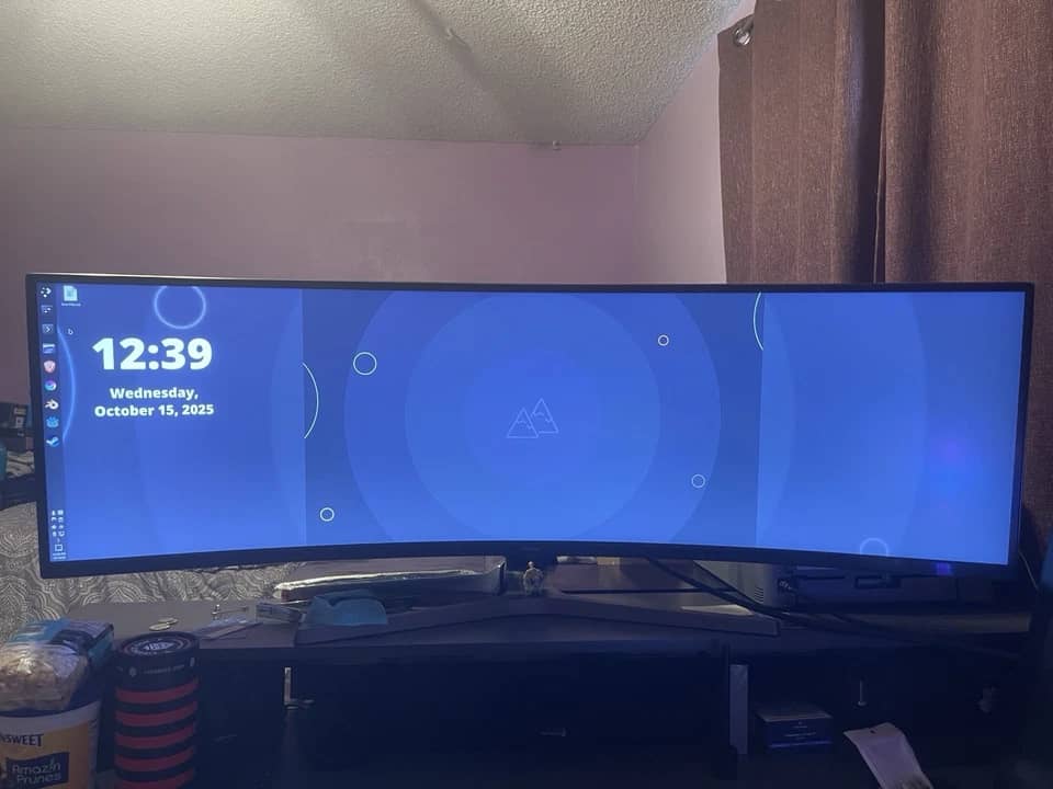 Samsung S95UA Monitors