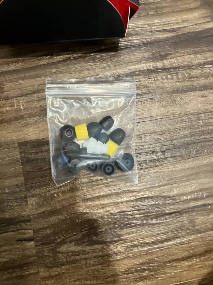 Shure SE535 Headphones & Earbuds Transparent New