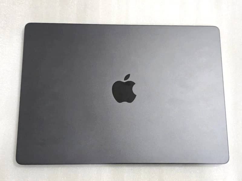 Apple MacBook Pro 15.4-inch Mid 2017 Computers 256GB 16GB Refurbished - Excellent