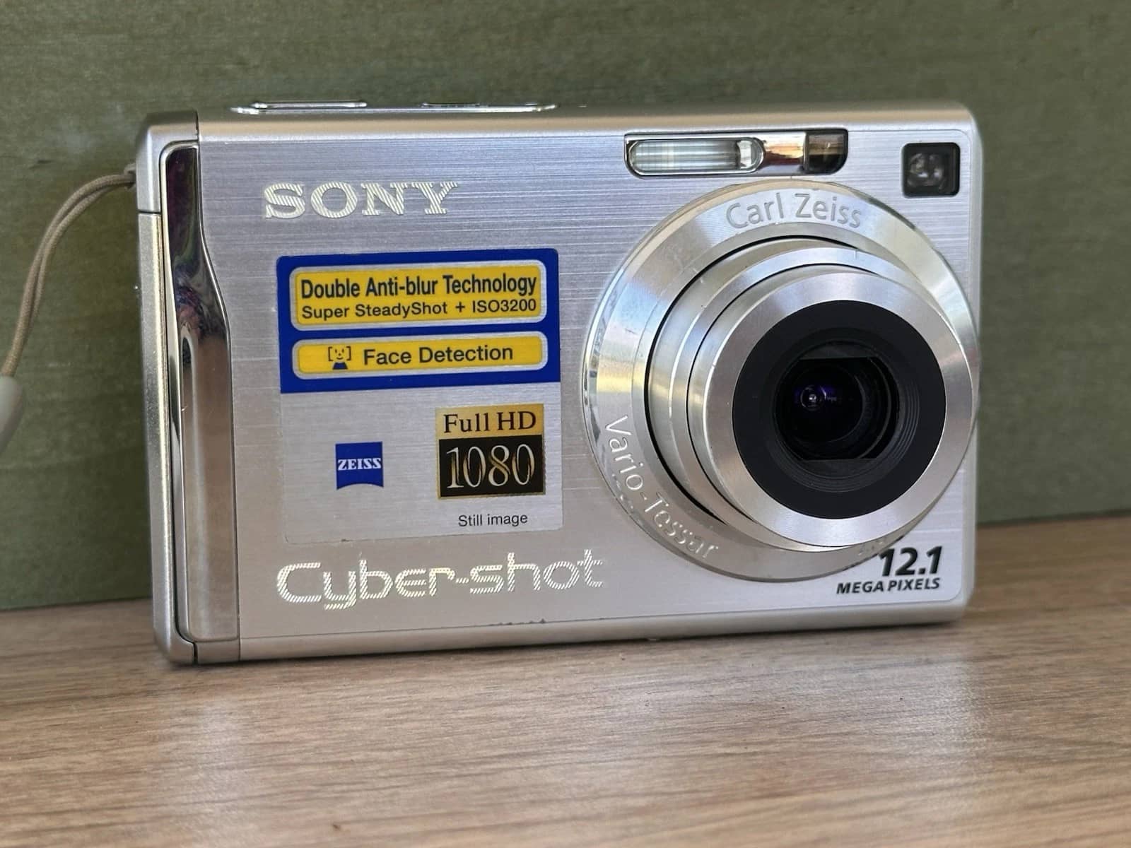 Sony Cyber-shot DSC-W200 Digital Cameras Silver New Body Only